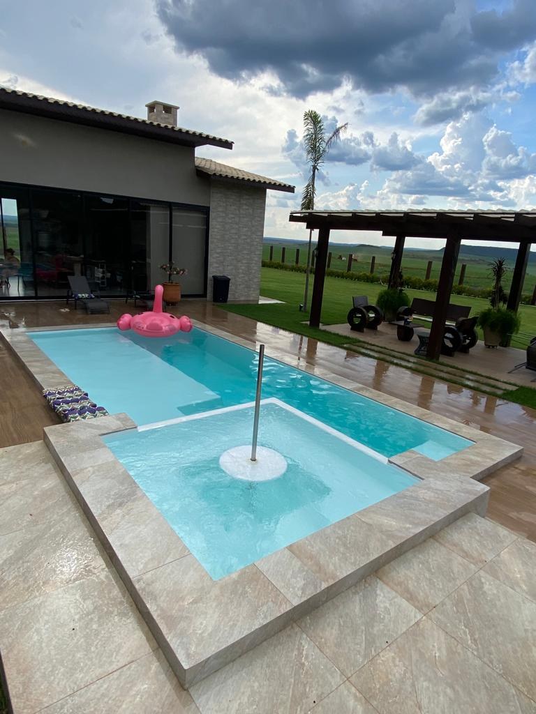 Projeto entregue pela Vitaly Piscinas — Piscina com spa integrado